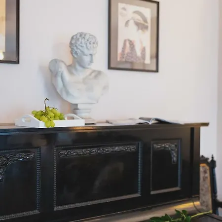 P&o Serviced Ch Arkadia 2 *